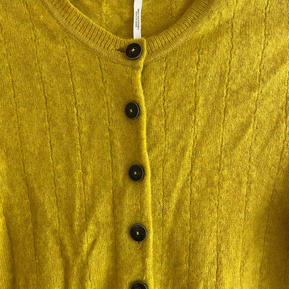 100% Cashmere Free People Mustard Button-Up Cropped Cardigan - Picture 2 of 8